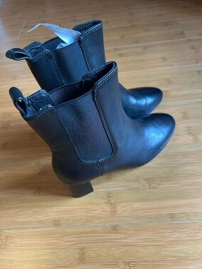 Madewell Black Leather Chelsea Ankle Boots